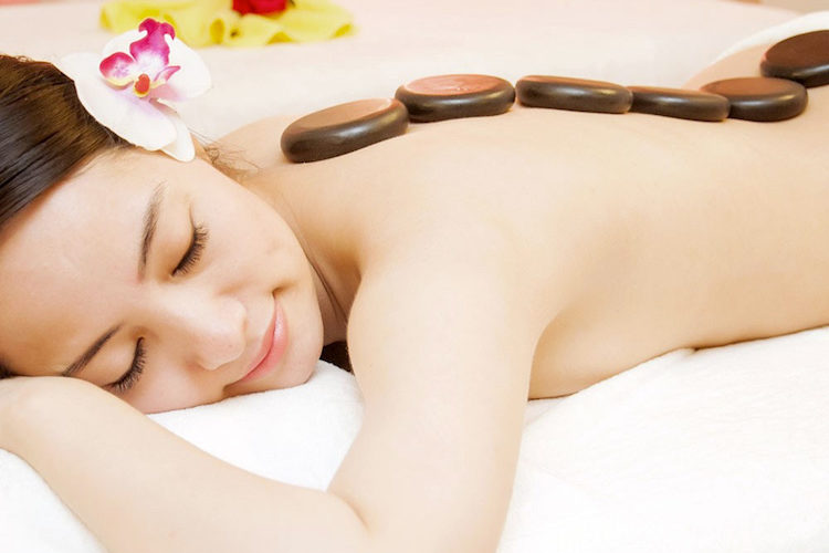 van der Linden Body & Mind Wellness relax hotstone massage 3